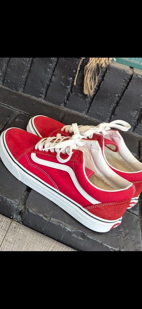 VANS  SIZE 10  MENS ( RED) NEW ! 