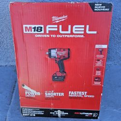 NUEVO MILWAUKEE M18 FUEL IMPACT WRENCH 