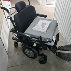 Quantum J4 Electric Power Wheelchair 