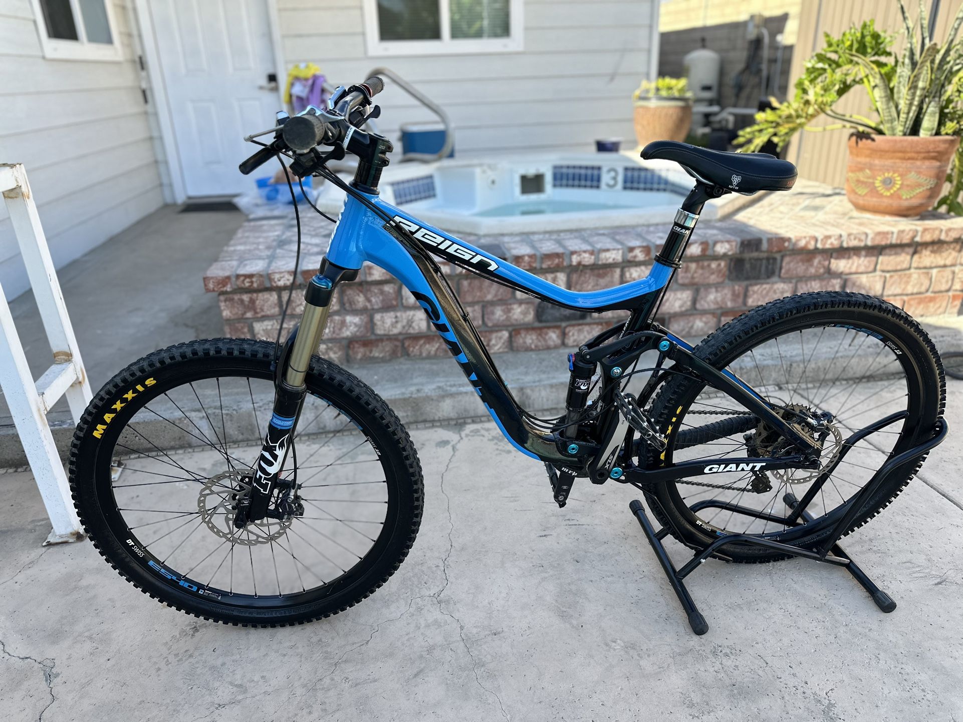 2013 GIANT REIGN ALUXX SL ENDURO $700 FIRM