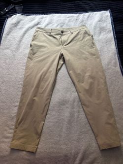 Lululemon Men’s fitted Trouser