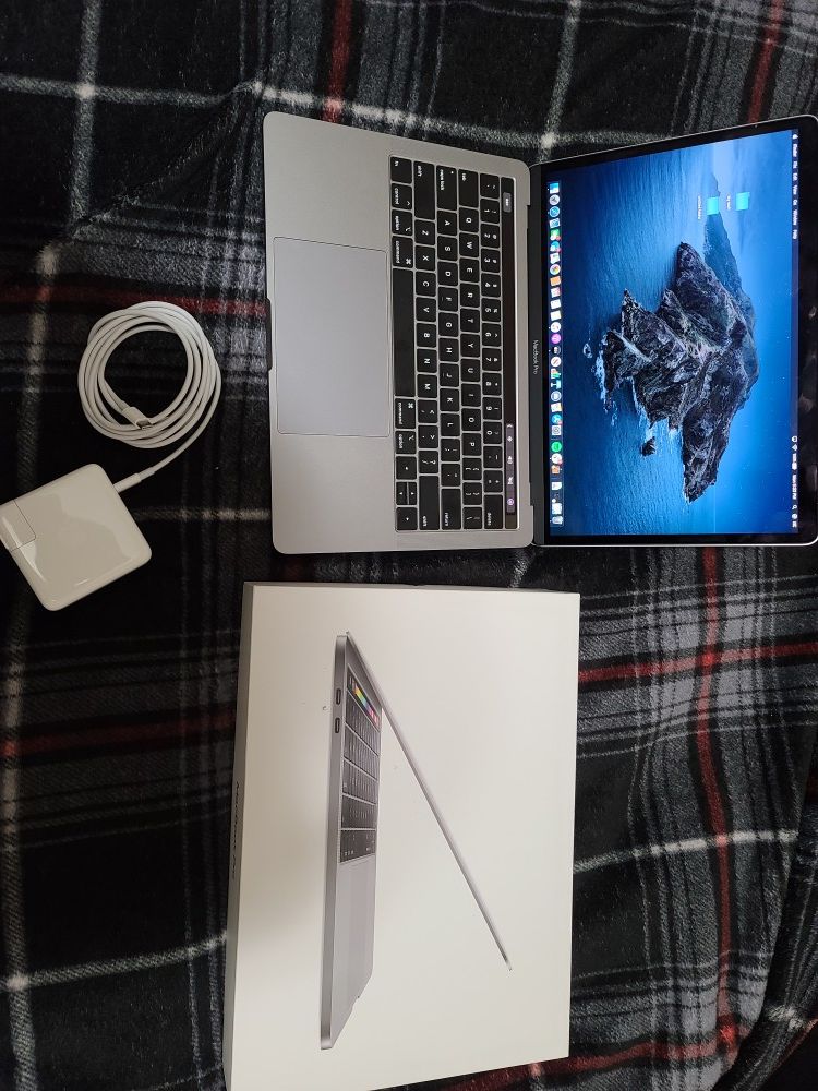 Mac book pro 2019 mid