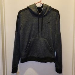 Adidas Sweater Size S