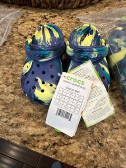 Kid crocs