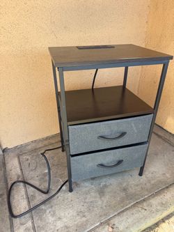 End Table with Open Shelf, Bedside Table with USB Ports and Outlets, Night Stand for Bedroom, Black