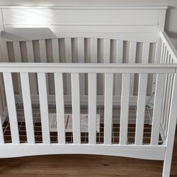 Delta children 6 in 1 crib/lit de bebe 6 en 1