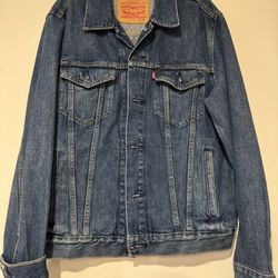 Levi’s Jean Jacket Size Medium Men Used