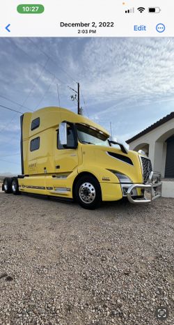 2020 VOLVO VNL860