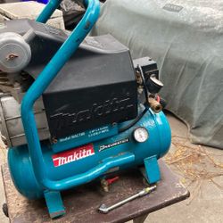 Makita  2hp  2.6 Gallon Air Compressor 