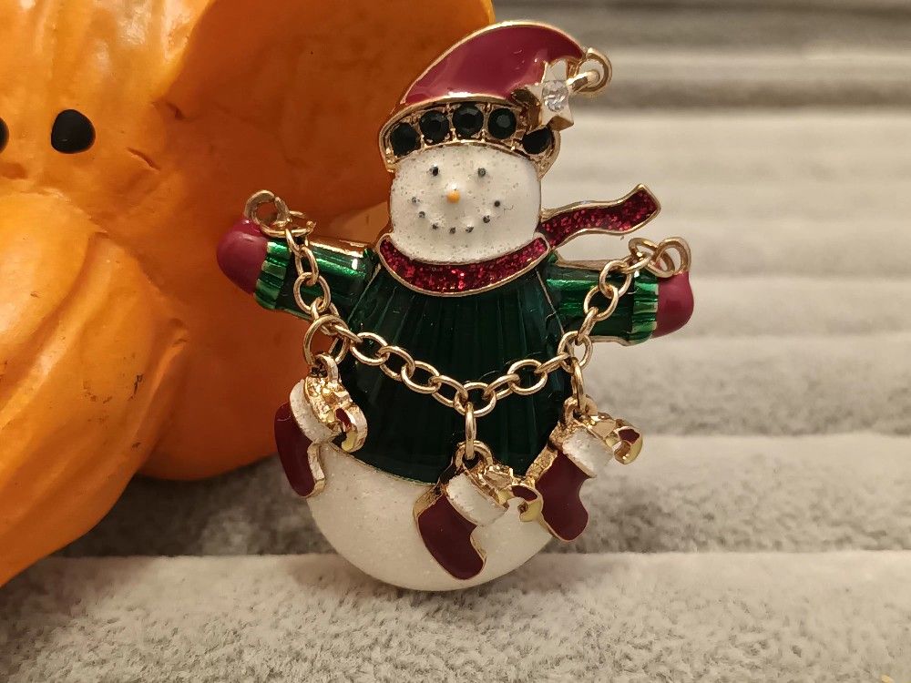 Christmas Snowman Classic Unique Exquisite Enamel Dangle Brooch Pin Jewelry