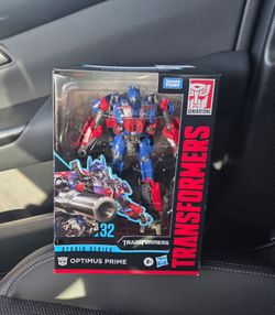 Transformers Optimus Prime Studio Series 32 Hasbro, NEW!