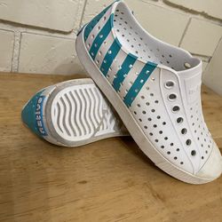 Native Shoes Size 6