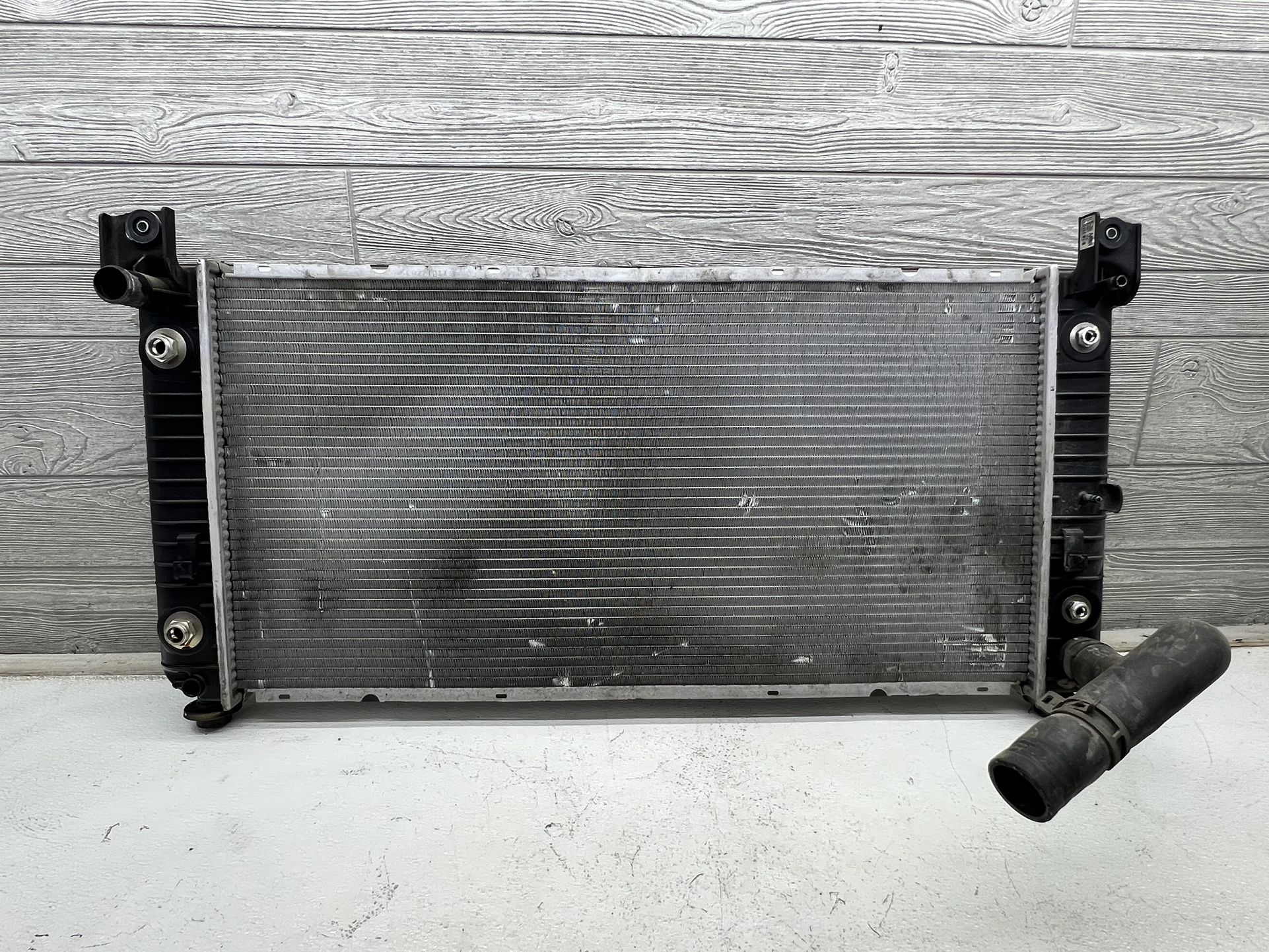 2007-2013 Chevy/GMC RADIATOR 5.3L 