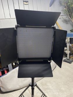 Standing LED PANEL CUBE LIGHT with stand no cables, for shows, very bright