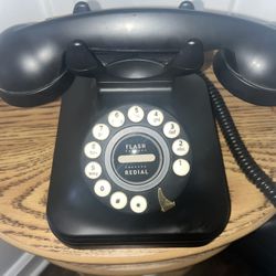 Vintage Grand Telephone With Push Button Dialing & Flash Redial