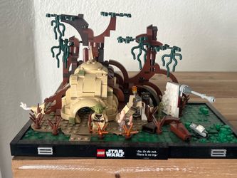 LEGO Star Wars Dagobah Jedi Training Diorama 75330