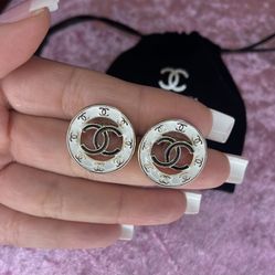 New Really Good Quality Comes With Bag 