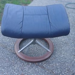 Ekornes STRESSLESS FOOTSTOOL ALUMINUM WOOD BLUE LEATHER