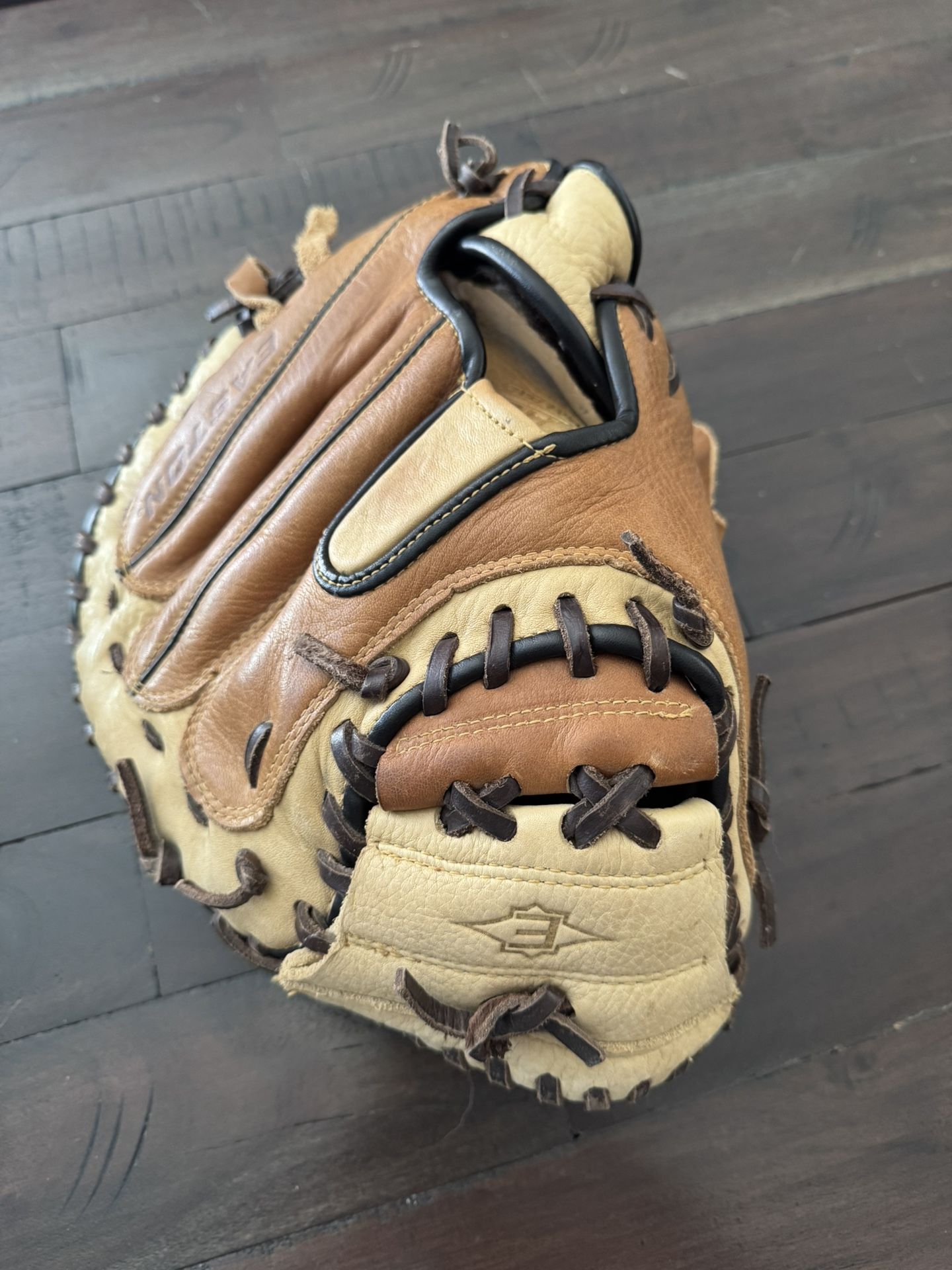 Easton NEB2 Left Hand Catchers Glove