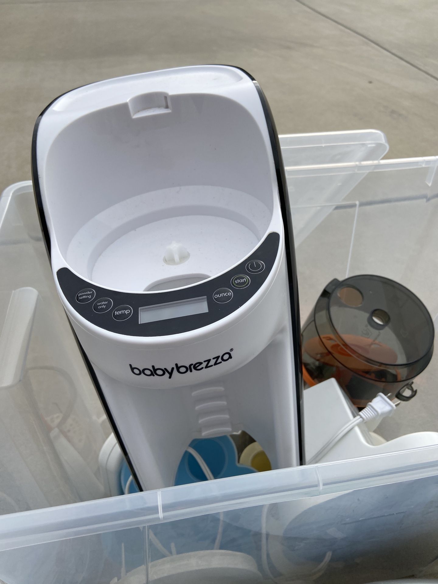 Baby Breeza Formula Dispenser