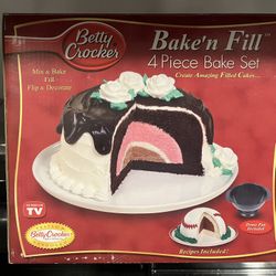 BETTY CROCKER Bake & Fill Cake Pan Set 