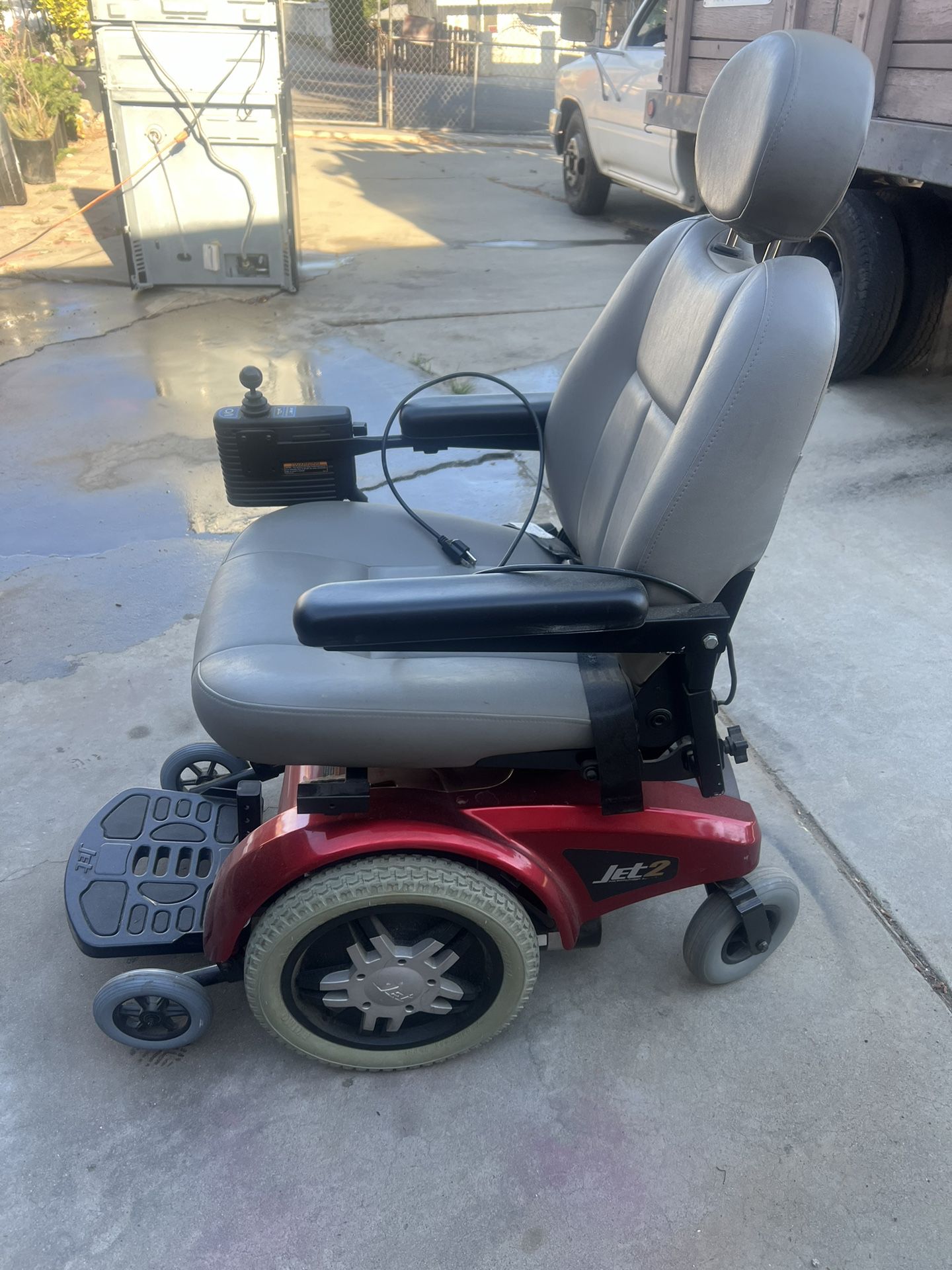 Electric wheelchair 