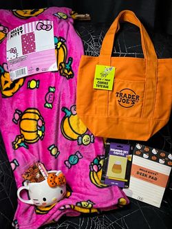 Hello Kitty Pumpkin Halloween Boo Basket