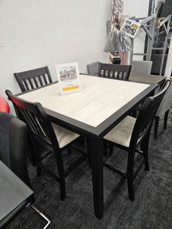 Brand new in box counter Height 5pc dining table set