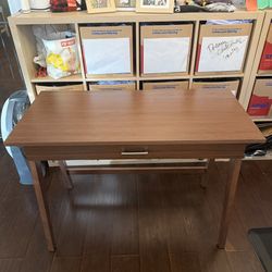 TARGET THRESHOLD 42” DESK 