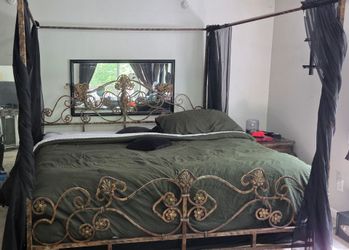 California King Size Bed.