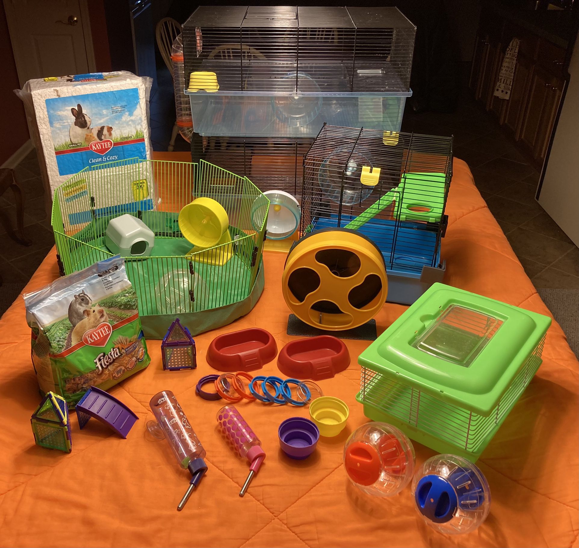 Hamster/Mouse Habitats And Supplies