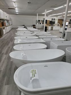 Bathtub, freestanding