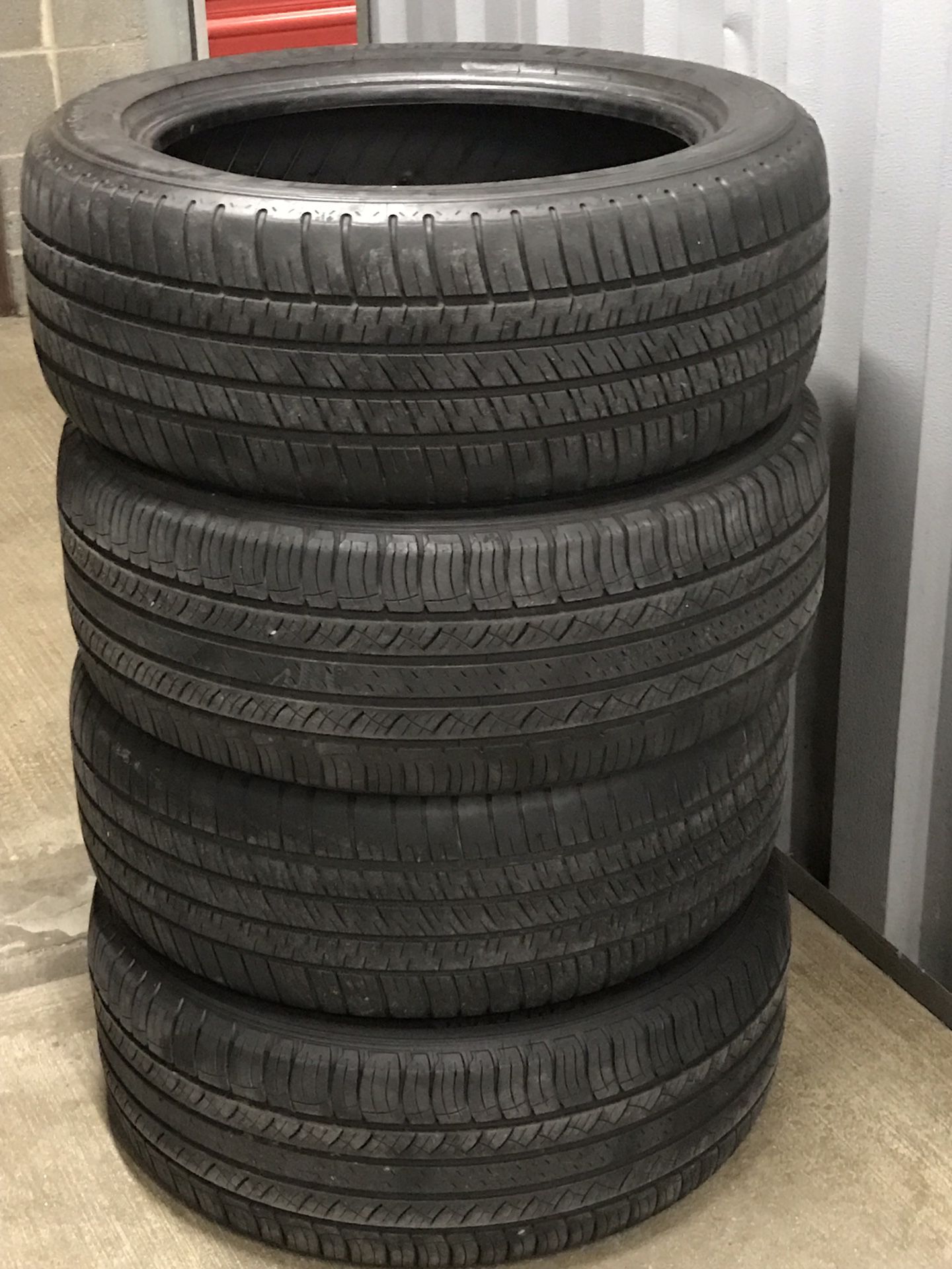 4 Michelin tires