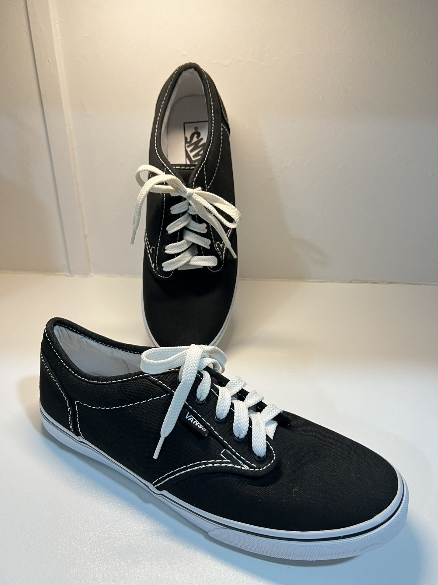 Vans Womens Sneaker 8.5 women Black Lace Up Low Top