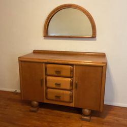 Solid Oak Table, 6 Chairs, Sideboard & Mirror