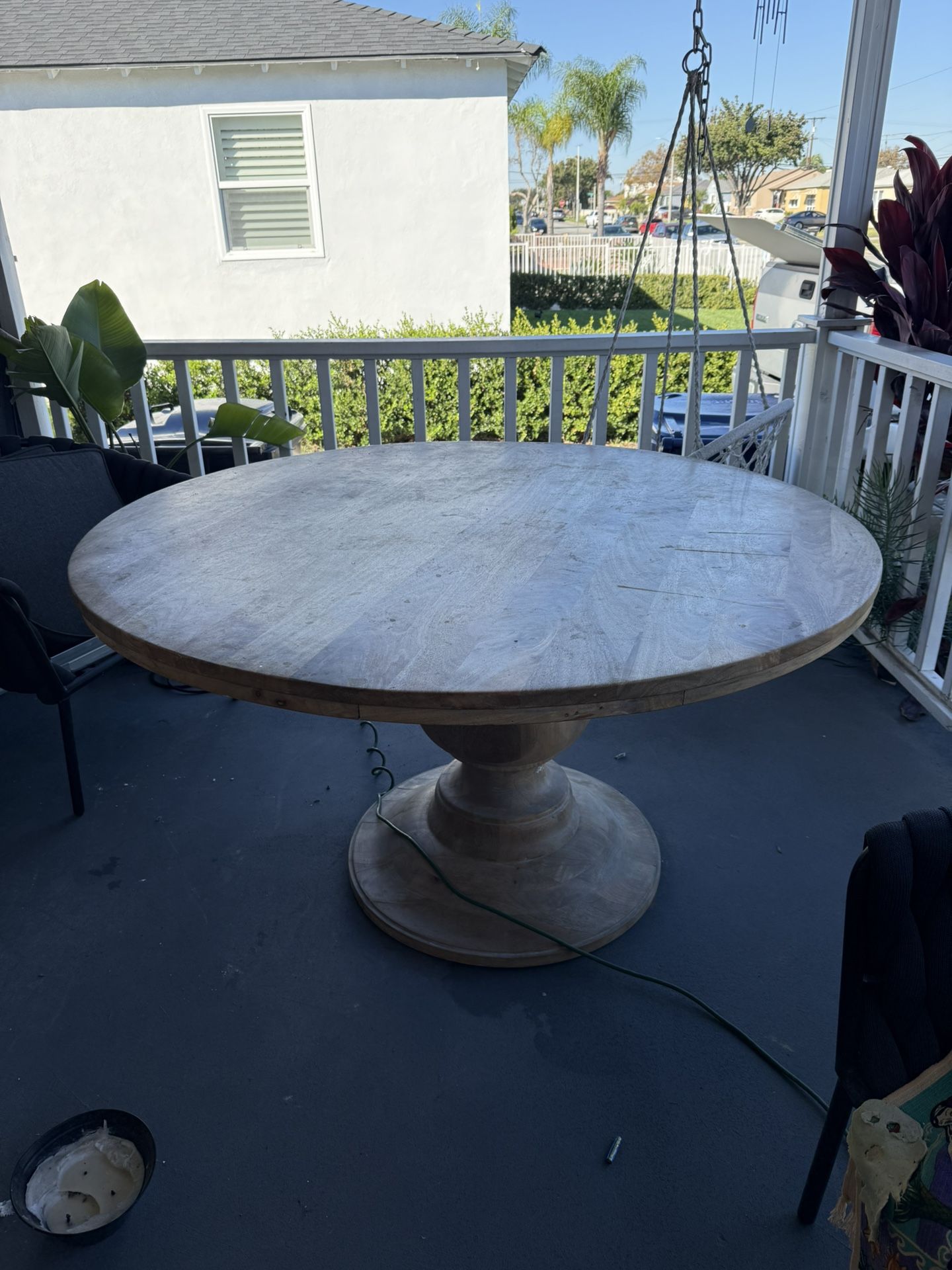 Milo Base Round Dining Table