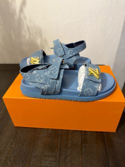 LV women sandals ⬇️