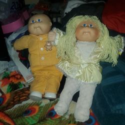 2 USED CABATCH PATCH DOLLS FROM THE 80S $80 DOLLARS OBO 