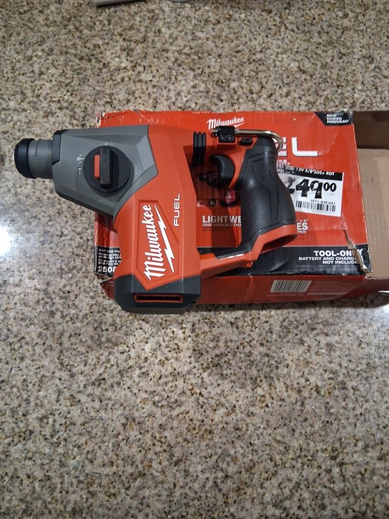 Milwaukee M12 Fuel Rotary Hammer SDS 5/8