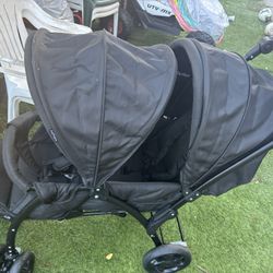 It’s Black stroller Babyjoy 