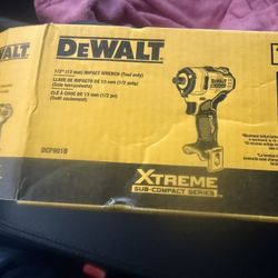New Dewalt 12-volt Max 1/2-in Drive Impact Wrench