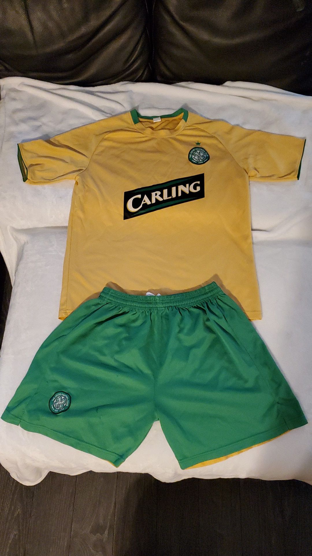 Vintage Carling Celtic Football Club shirt & shorts men's large