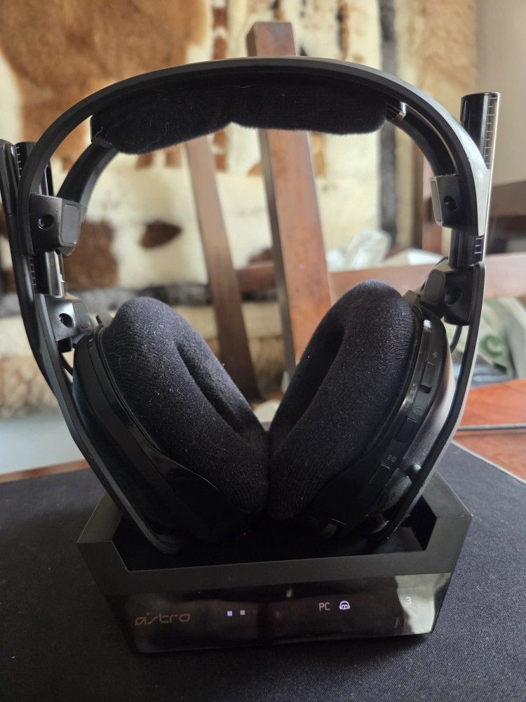 Astro A50 Gaming Headphones w/ Base