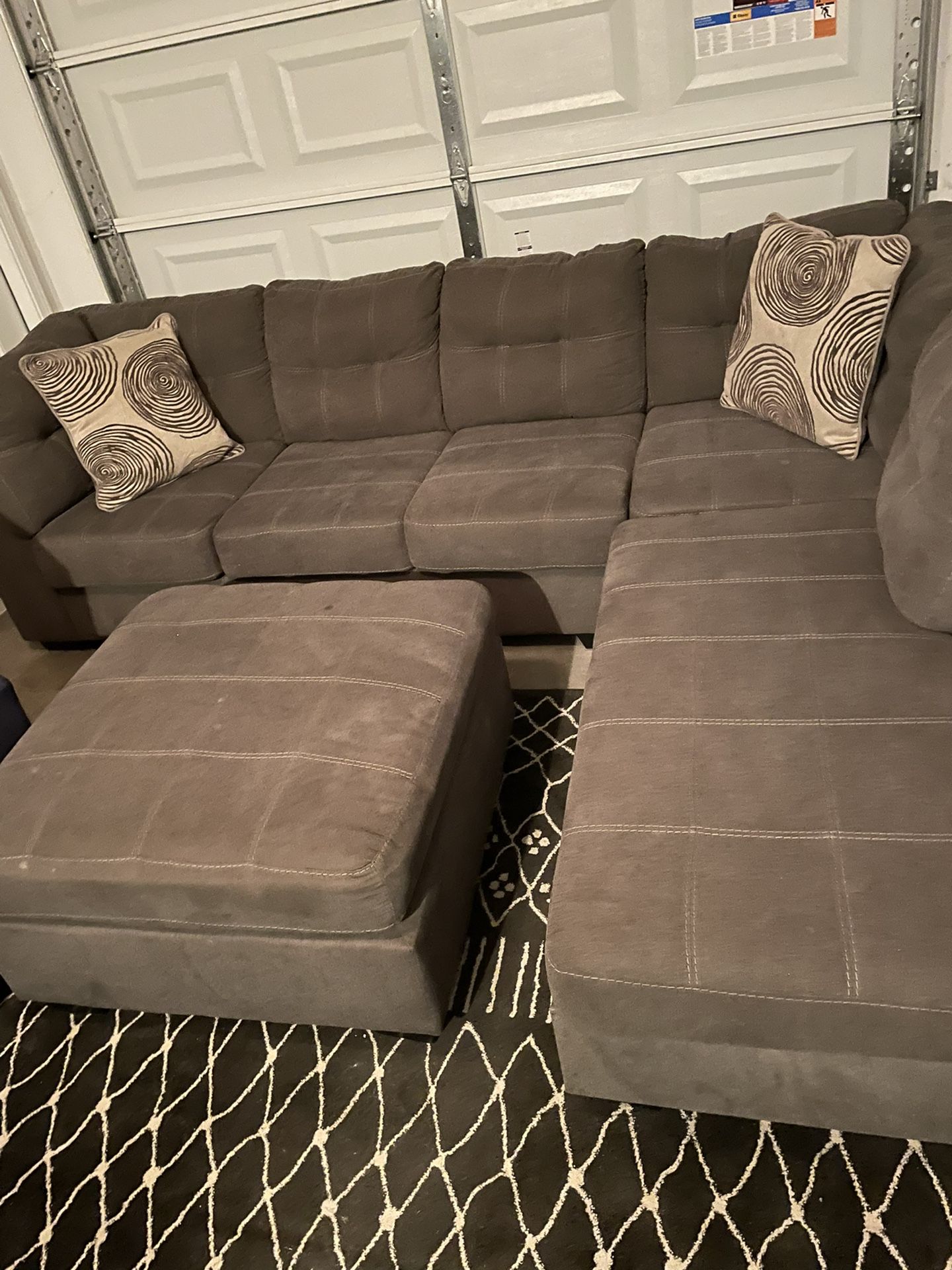 Free Delivery Gorgeous Grey Sectional Sofa Couch And Ottoman