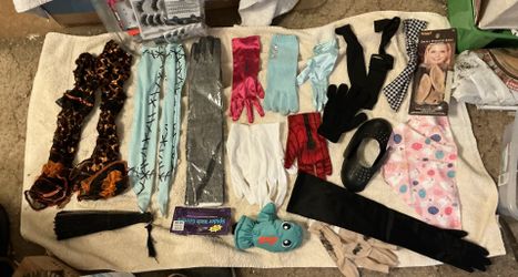 Halloween Miscellaneous Gloves Eyelashes Etc