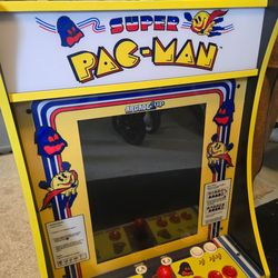 One up Pac-Man game