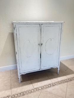 Vintage Dresser/ Wardrobe
