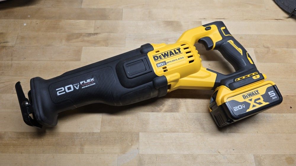 DeWalt Flexvolt Reciprocating Saw w/ Battery