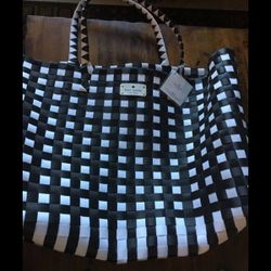 Authentic Kate Spade large beach tote In As New Condition. Only Used Twice. 