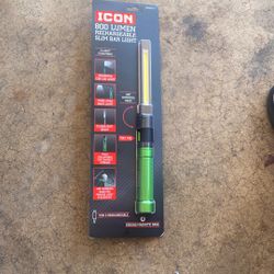 ICON 800 Lumen Rechargeable Slim Bar Light